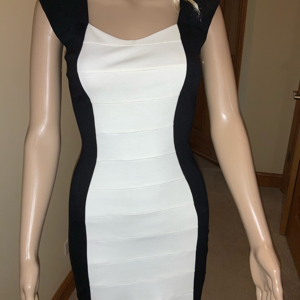 👗👗EXPRESS BANDAGE DRESS - Picture 3 of 5